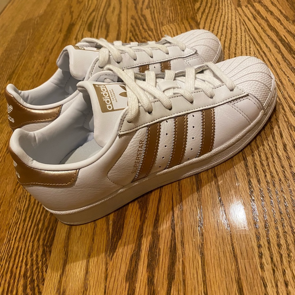 Adidas shoes - Picture 2 of 4